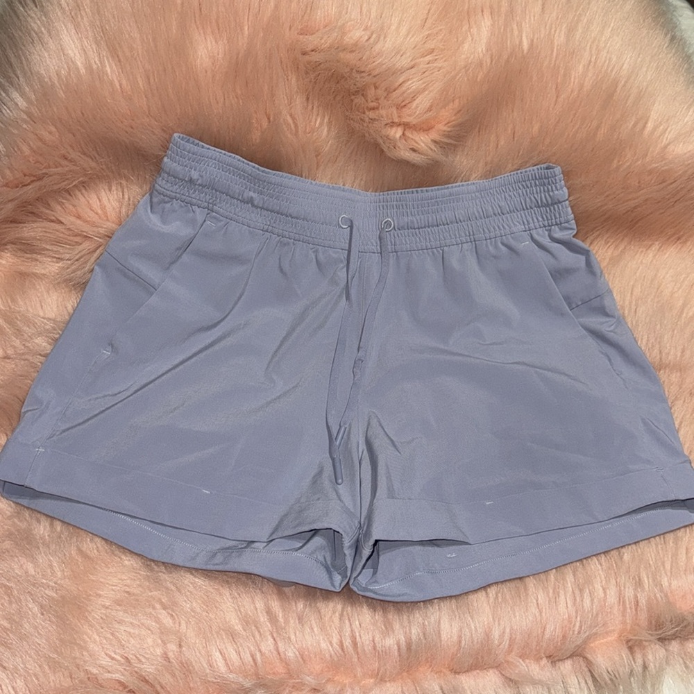 Lululemon Spring Break Away Short *4-way Stretch 3"
Berry Mist size 6 - Picture 8 of 12